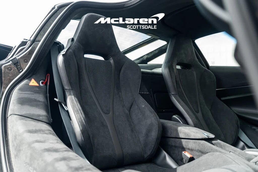 2026 McLaren 750S Coupe - Image 12 of 30