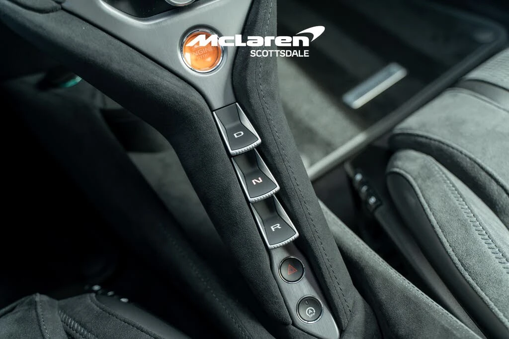 2026 McLaren 750S Coupe - Image 16 of 30
