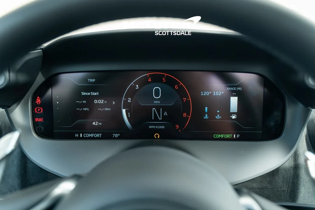 2026 McLaren 750S Coupe - Image 14 of 30