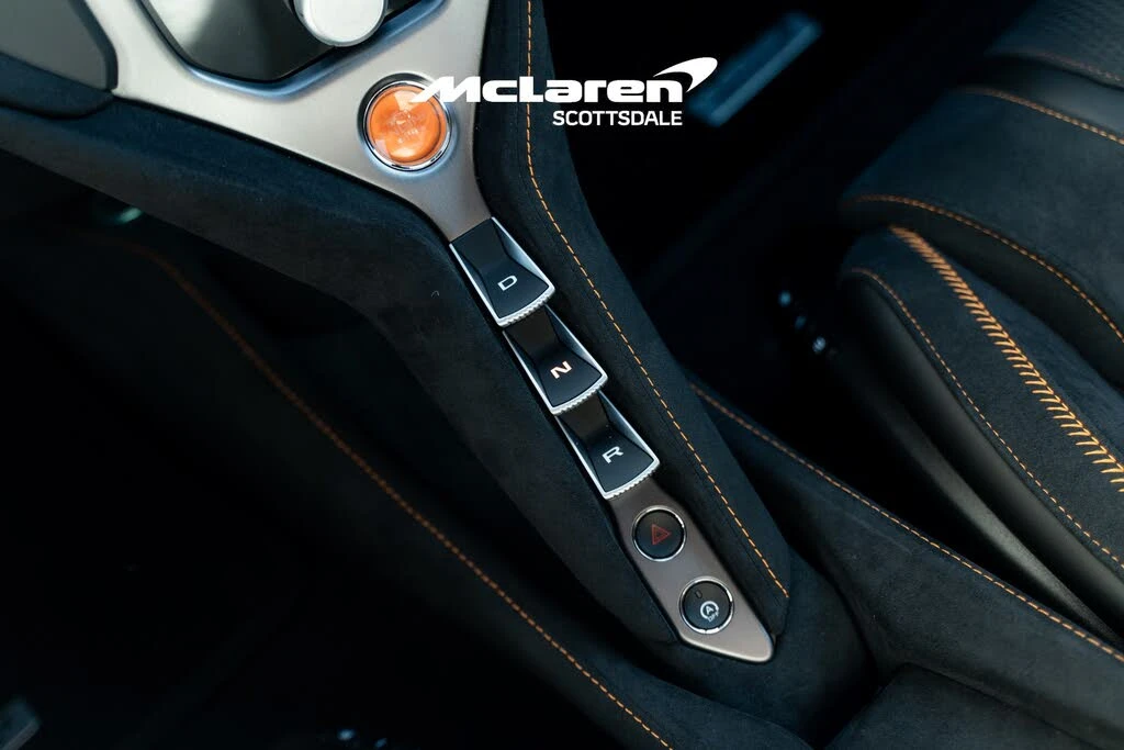 2026 McLaren 750S Coupe - Image 16 of 31