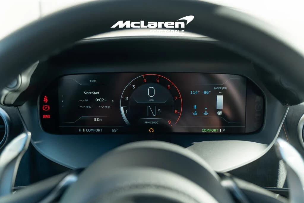 2026 McLaren 750S Coupe - Image 14 of 31