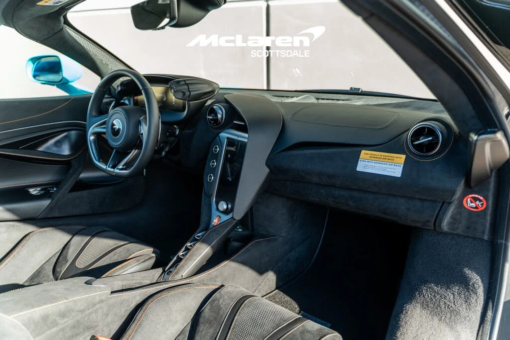 2026 McLaren 750S Coupe - Image 17 of 31