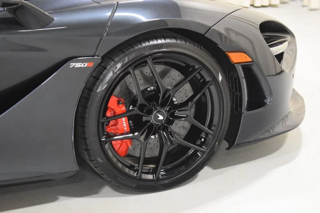 2026 McLaren 750S Coupe - Image 17 of 31