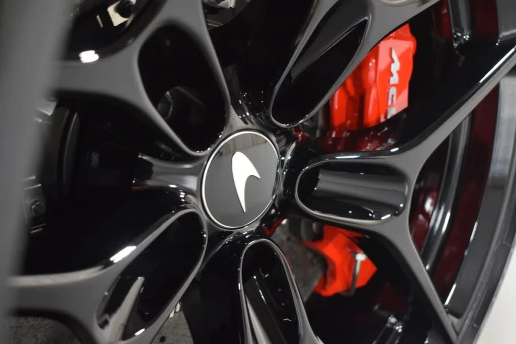 2026 McLaren 750S Coupe - Image 18 of 31