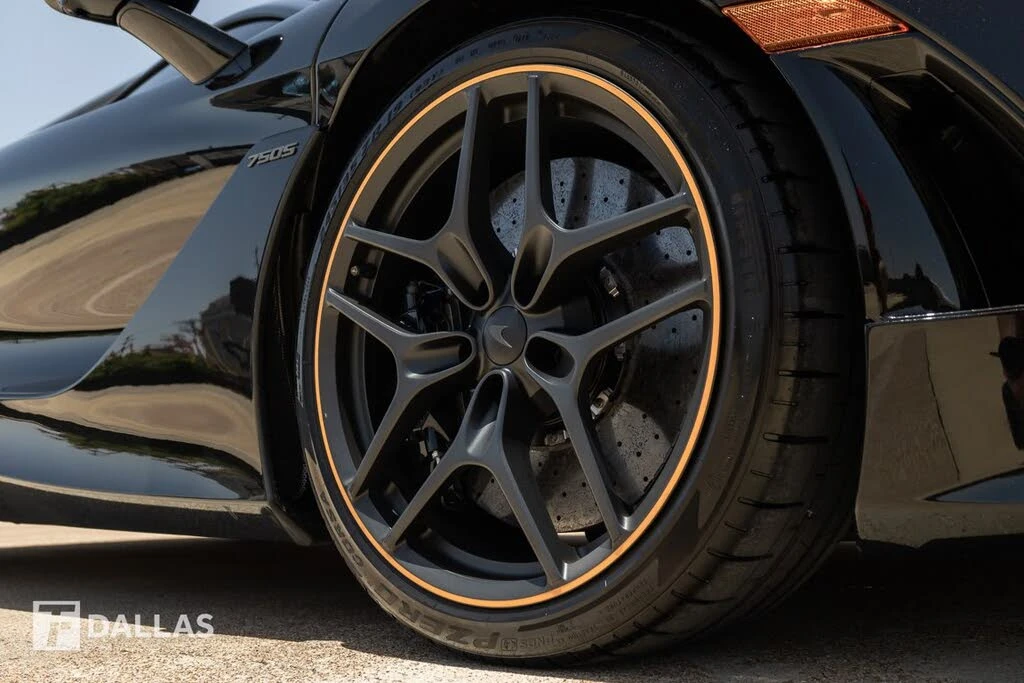2026 McLaren 750S Coupe - Image 20 of 31