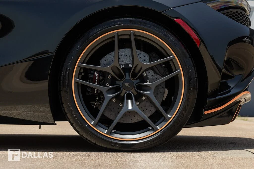 2026 McLaren 750S Coupe - Image 9 of 31