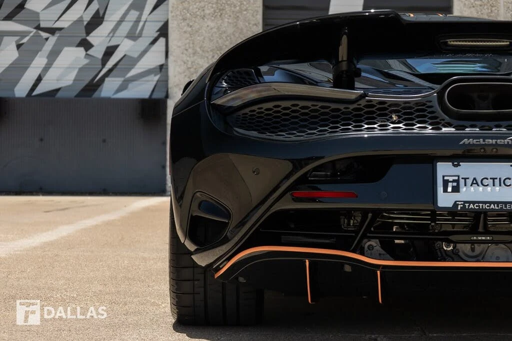 2026 McLaren 750S Coupe - Image 14 of 31
