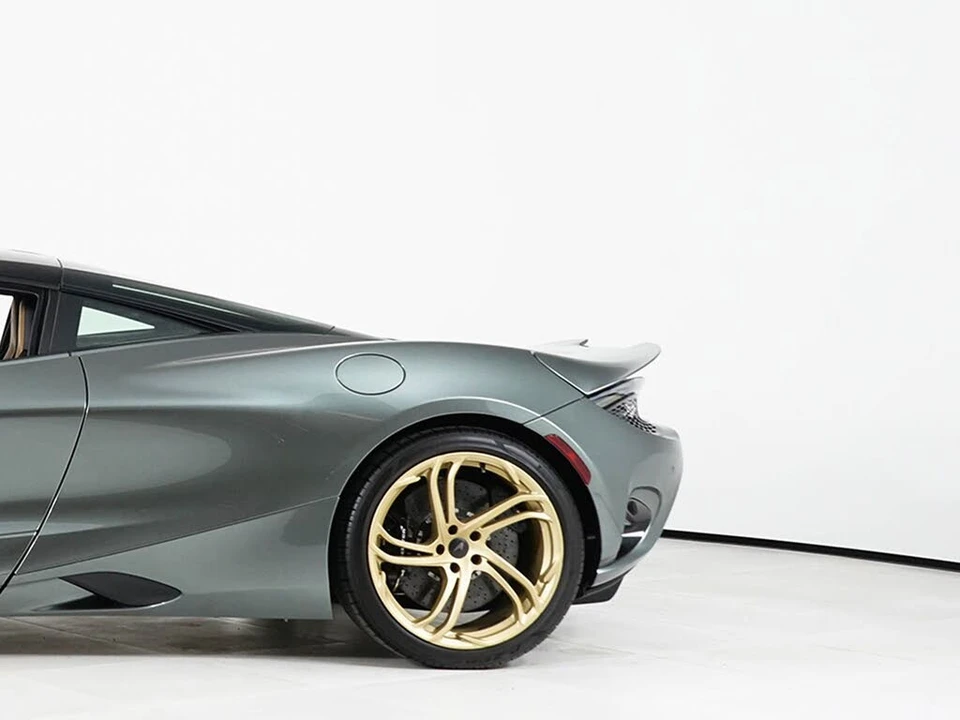 2026 McLaren 750S Coupe - Image 13 of 27