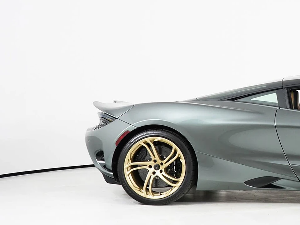 2026 McLaren 750S Coupe - Image 14 of 27