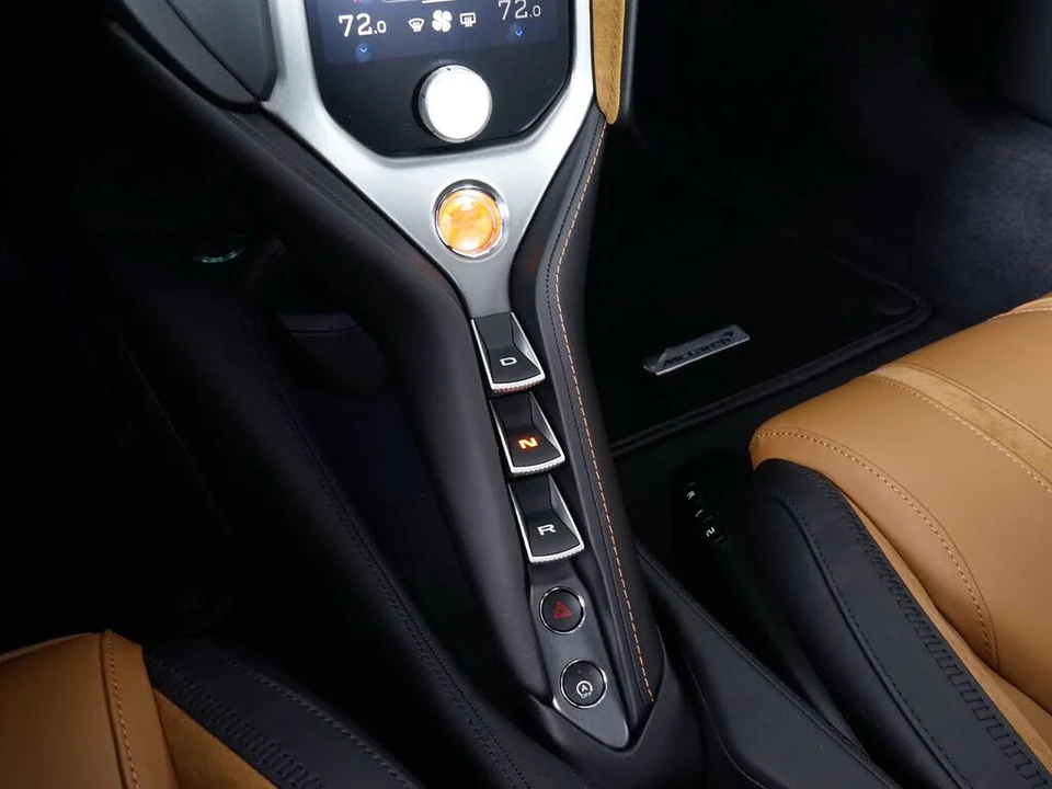 2026 McLaren 750S Coupe - Image 25 of 27
