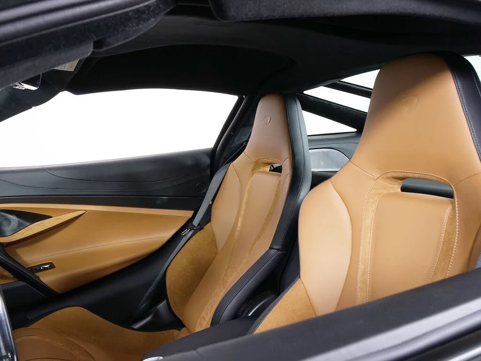 2026 McLaren 750S Coupe - Image 22 of 27