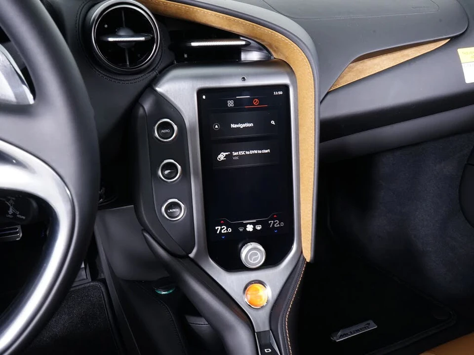 2026 McLaren 750S Coupe - Image 23 of 27