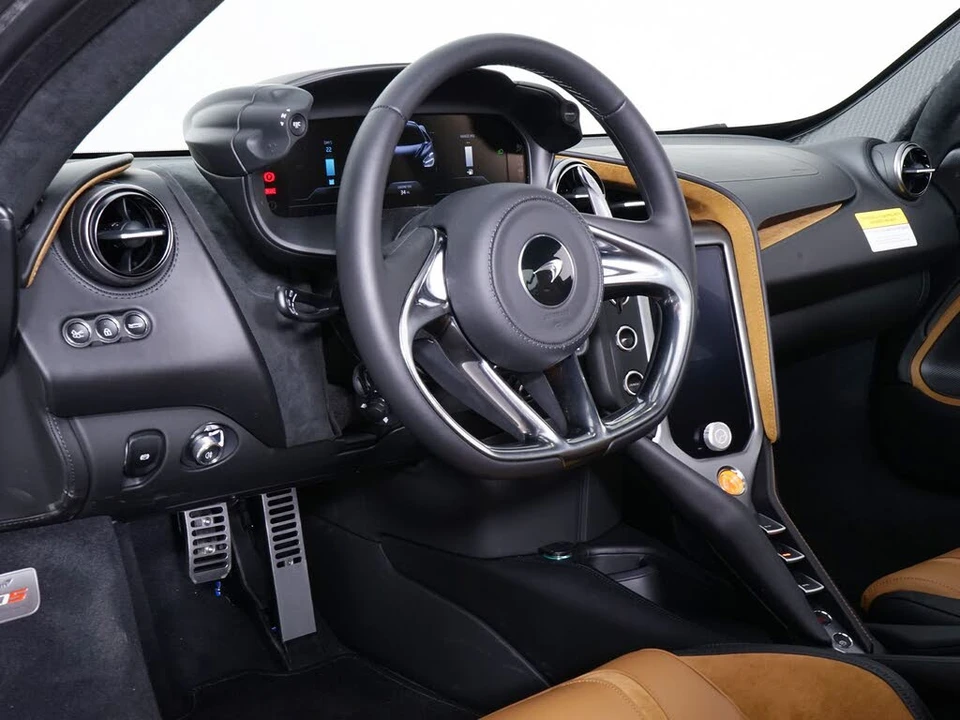 2026 McLaren 750S Coupe - Image 5 of 27