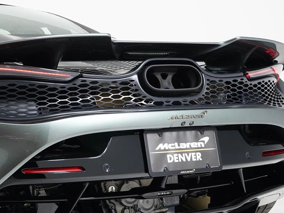 2026 McLaren 750S Coupe - Image 19 of 27