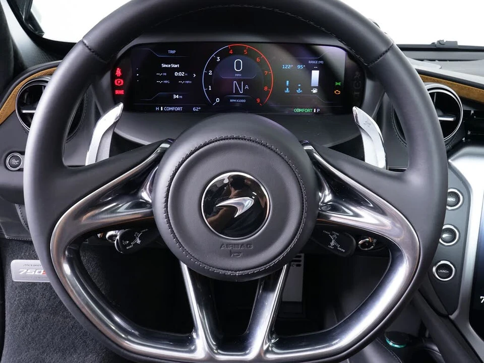 2026 McLaren 750S Coupe - Image 20 of 27
