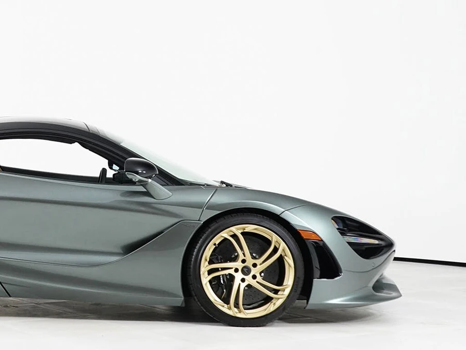 2026 McLaren 750S Coupe - Image 15 of 27