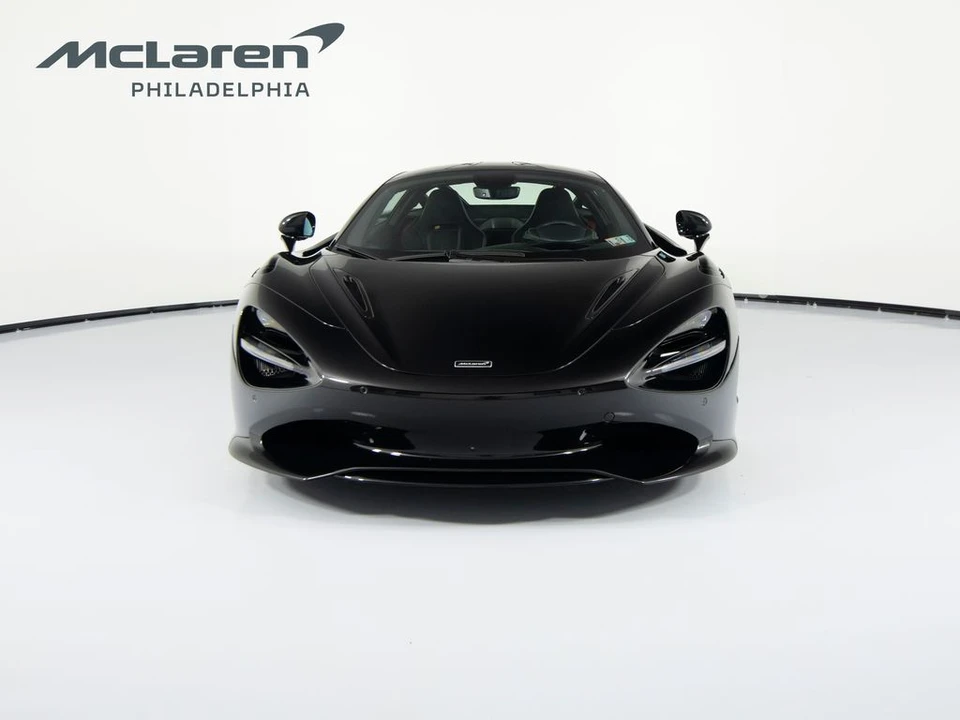 2026 McLaren 750S Coupe - Image 2 of 31