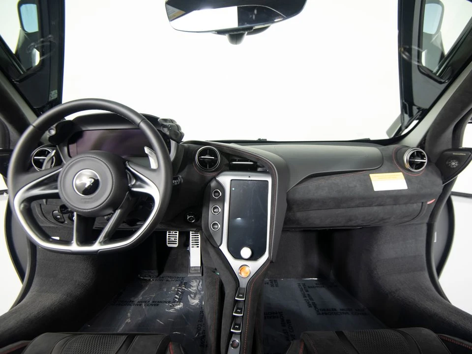 2026 McLaren 750S Coupe - Image 31 of 31