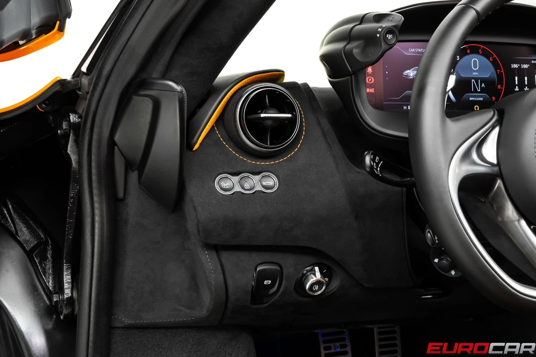 2026 McLaren 750S - Image 28 of 31