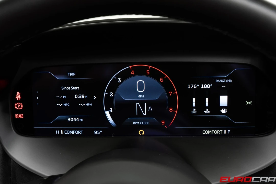 2026 McLaren 750S - Image 29 of 31