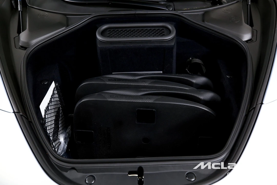 2026 McLaren 750S - Image 18 of 31