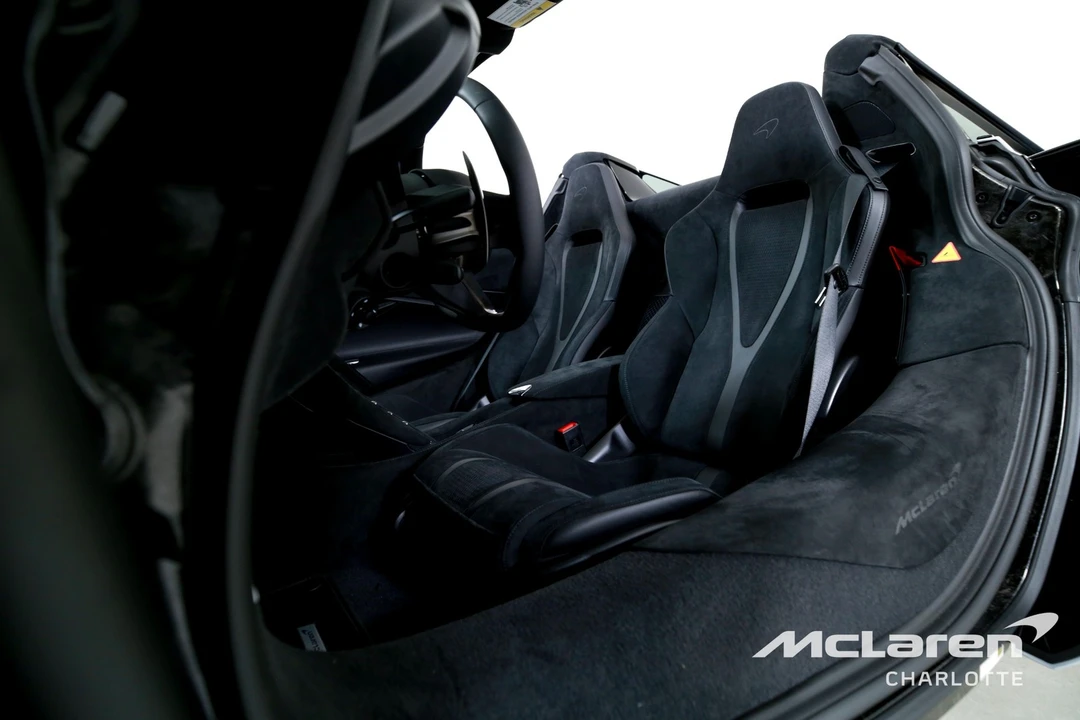 2026 McLaren 750S - Image 13 of 31