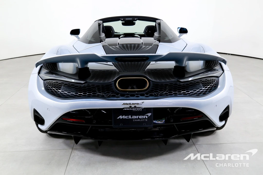 2026 McLaren 750S - Image 9 of 31