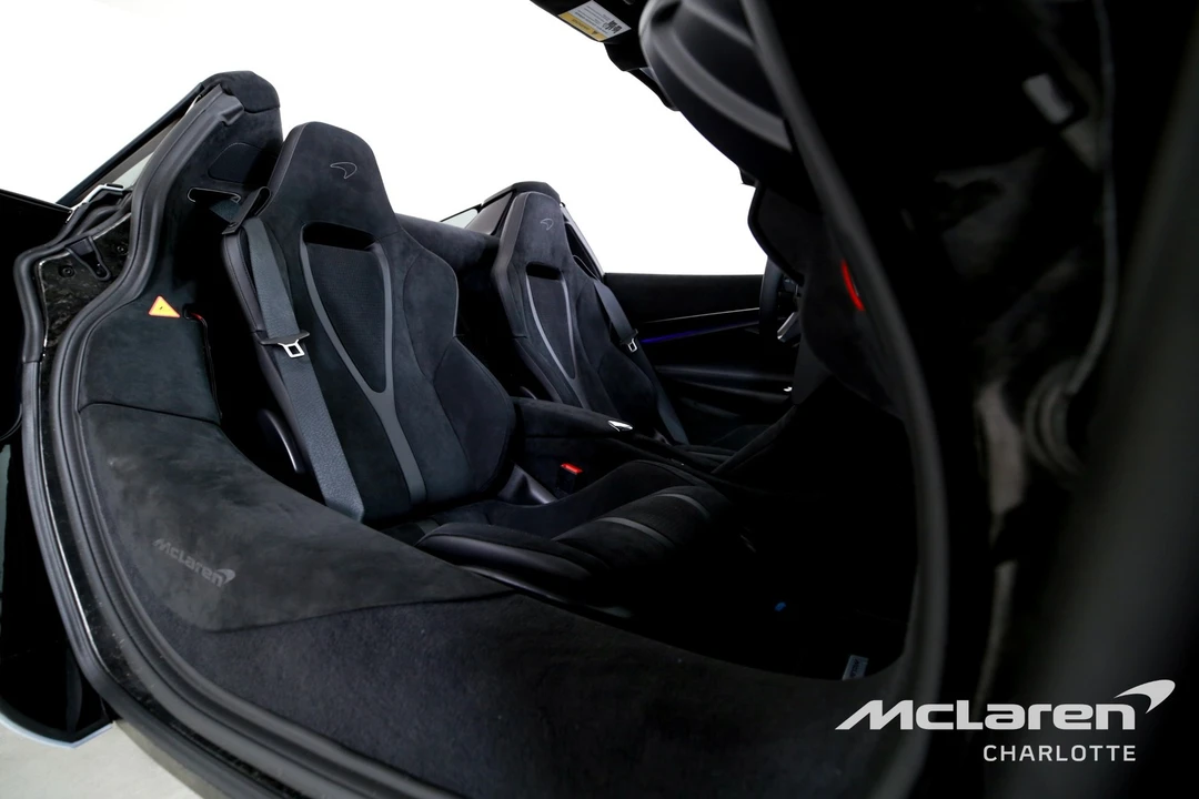 2026 McLaren 750S - Image 20 of 31