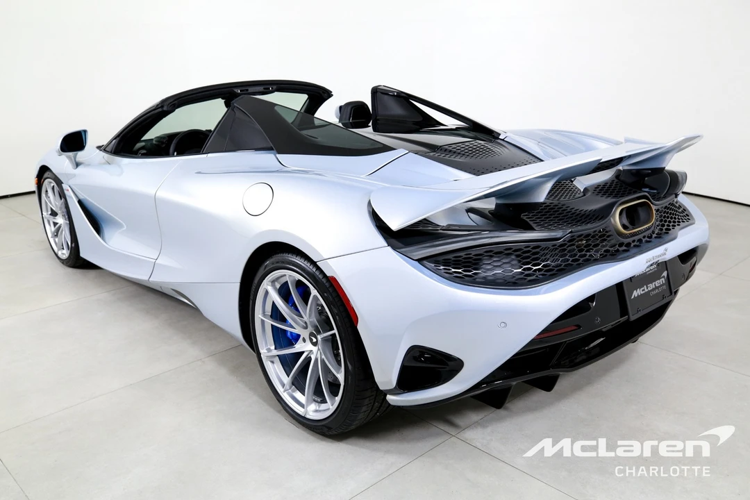 2026 McLaren 750S - Image 8 of 31