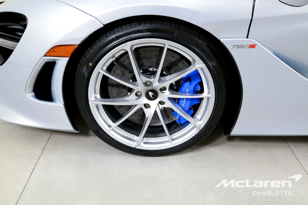 2026 McLaren 750S - Image 29 of 31