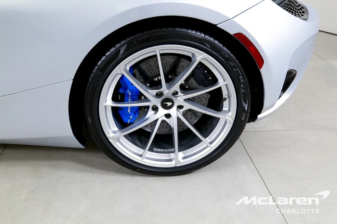 2026 McLaren 750S - Image 30 of 31