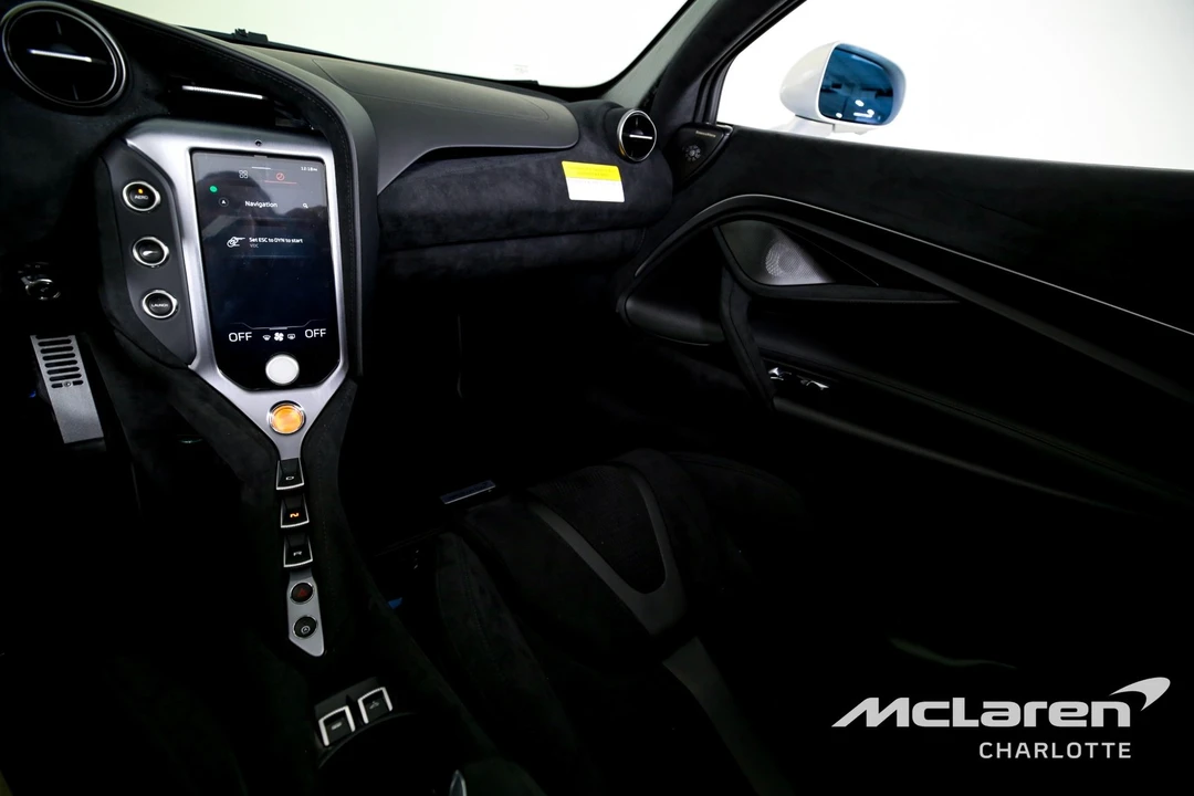 2026 McLaren 750S - Image 17 of 31