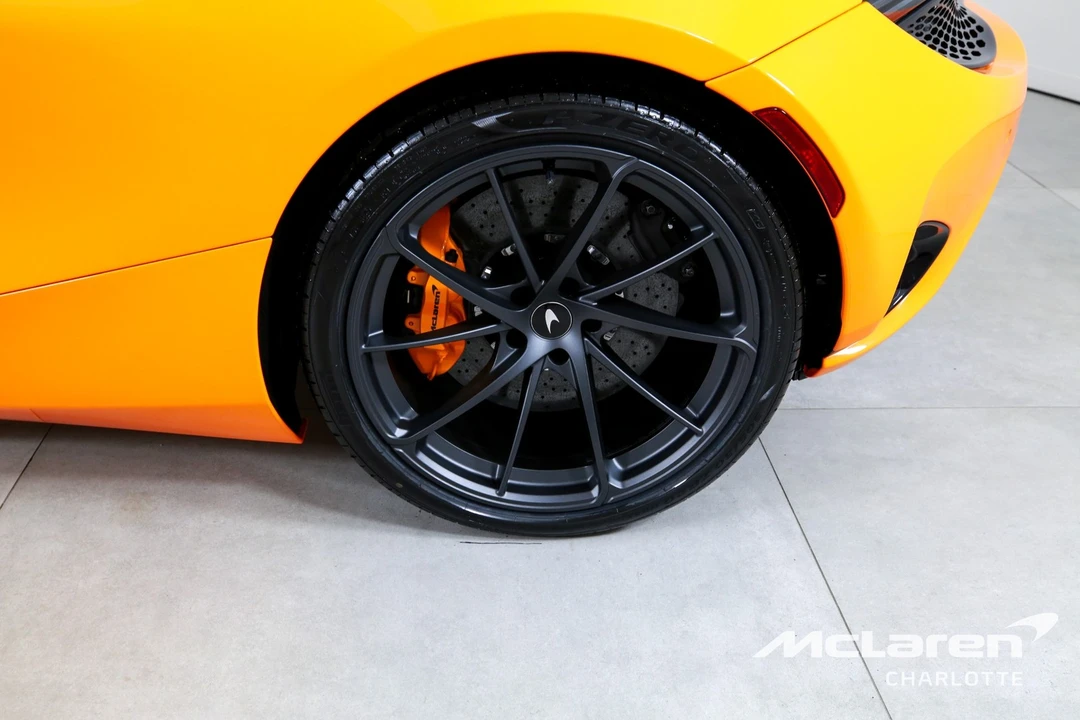 2026 McLaren 750S - Image 27 of 31