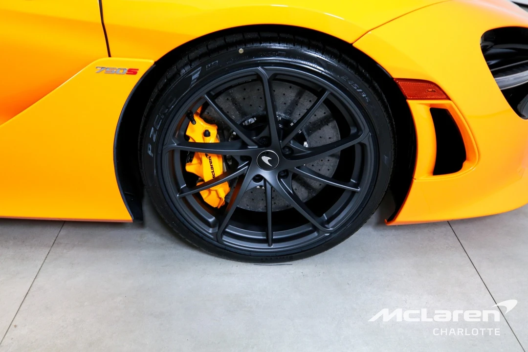 2026 McLaren 750S - Image 25 of 31