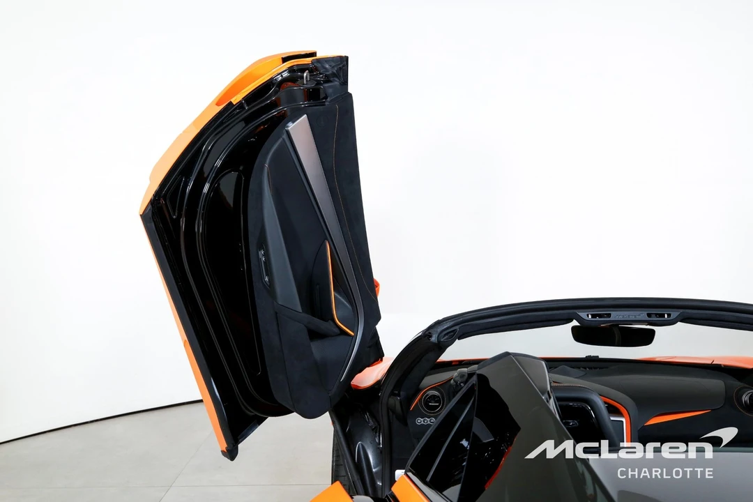 2026 McLaren 750S - Image 12 of 31