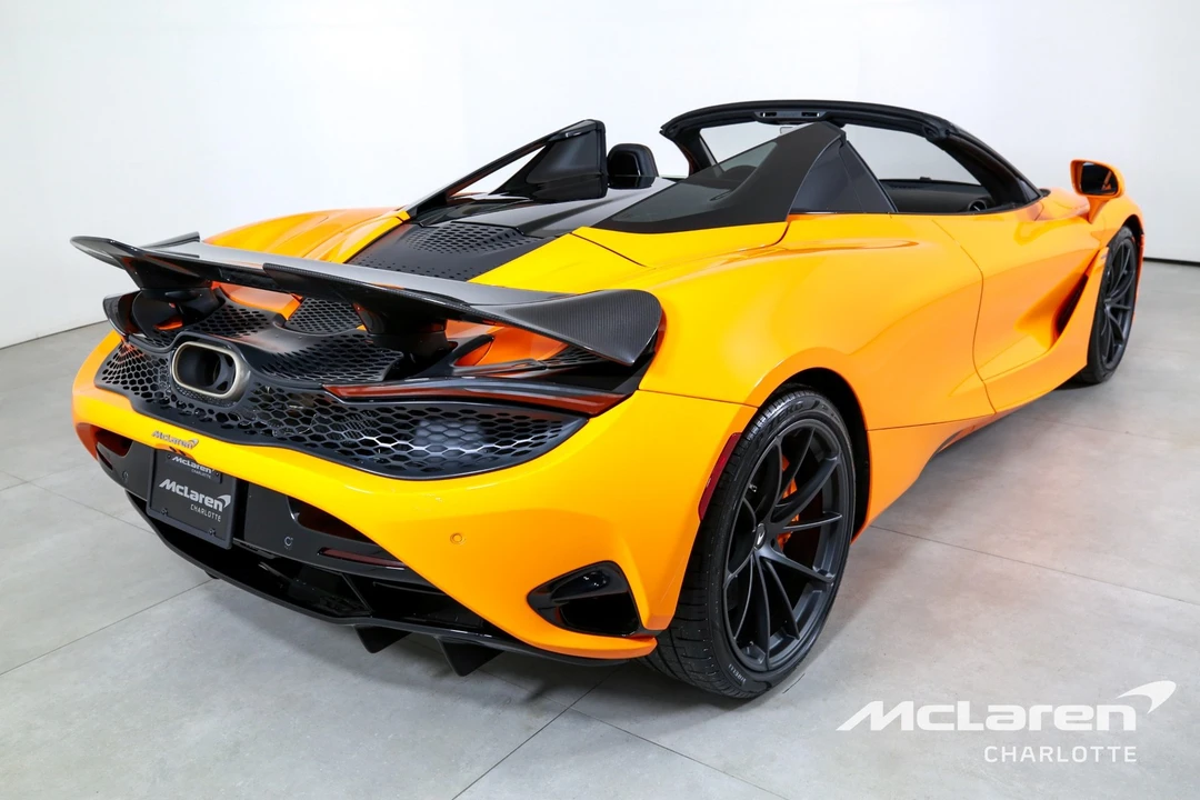 2026 McLaren 750S - Image 10 of 31