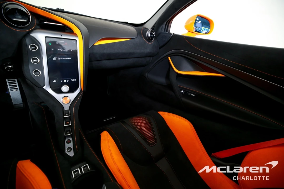 2026 McLaren 750S - Image 16 of 31