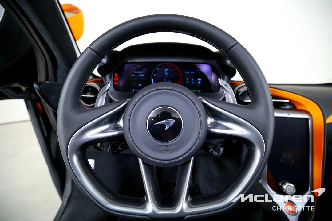 2026 McLaren 750S - Image 15 of 31
