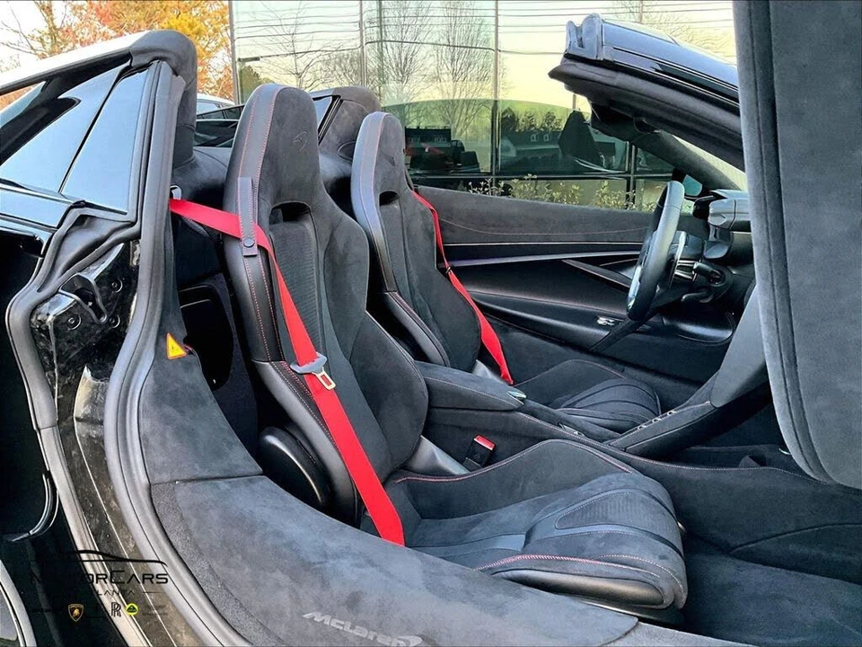 2026 McLaren 750S Spider - Image 9 of 27