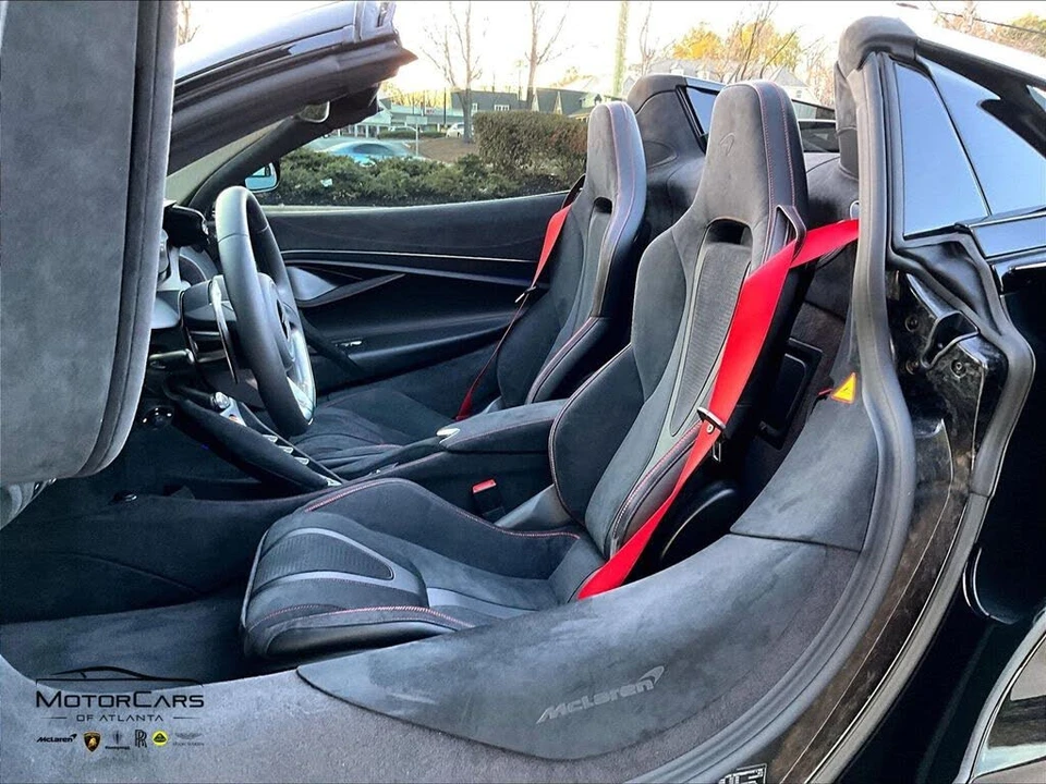 2026 McLaren 750S Spider - Image 21 of 27
