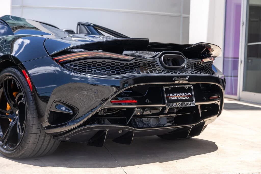 2026 McLaren 750S Spider - Image 19 of 31