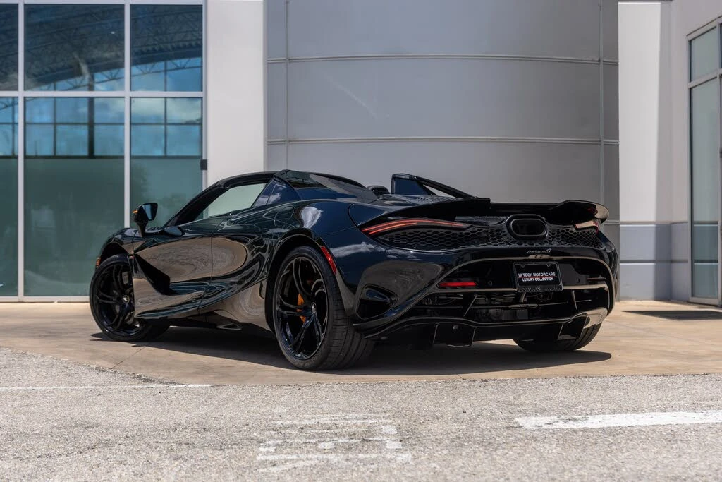 2026 McLaren 750S Spider - Image 15 of 31