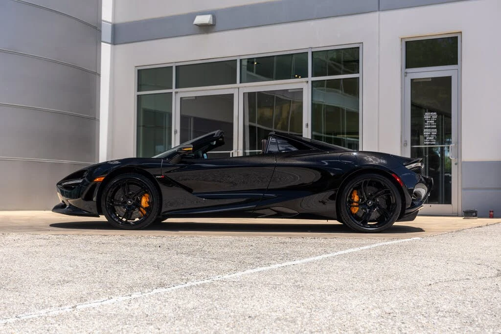 2026 McLaren 750S Spider - Image 22 of 31