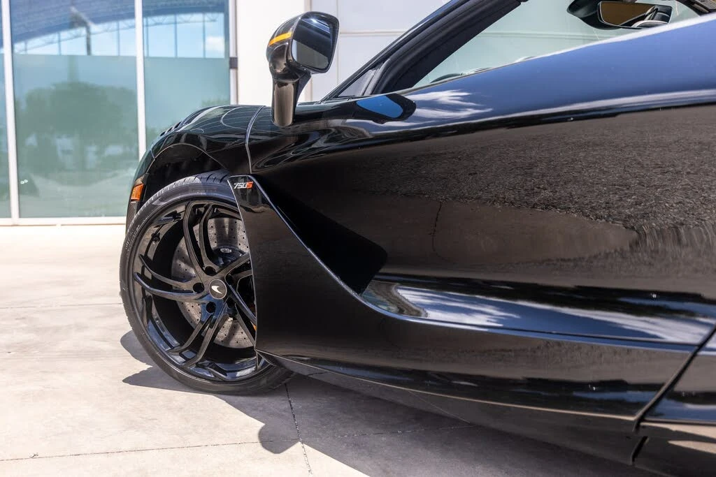 2026 McLaren 750S Spider - Image 17 of 31