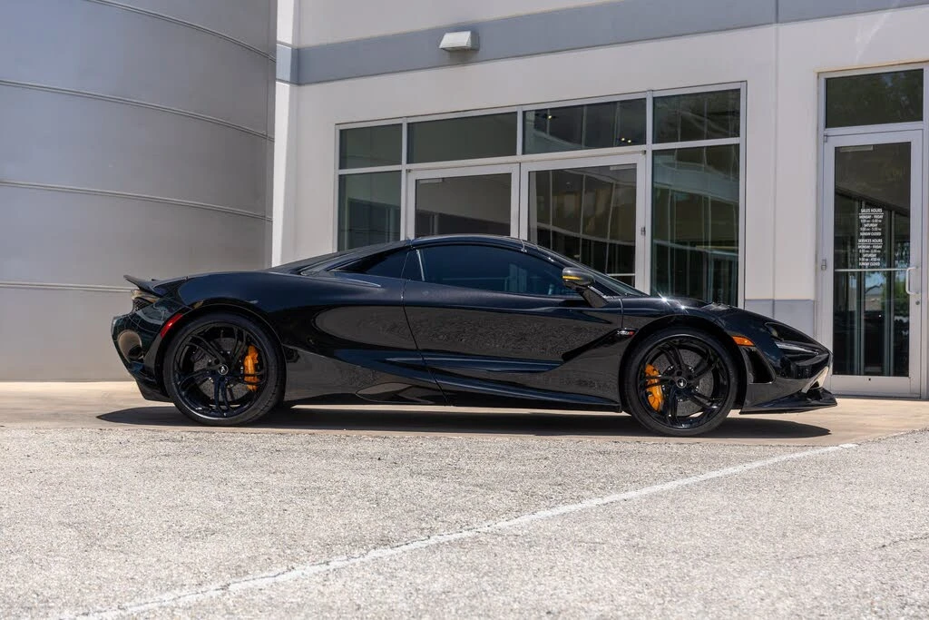 2026 McLaren 750S Spider - Image 11 of 31