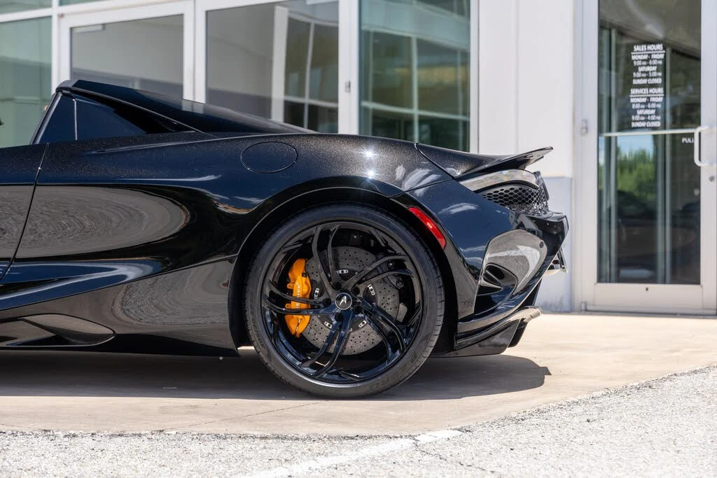 2026 McLaren 750S Spider - Image 20 of 31