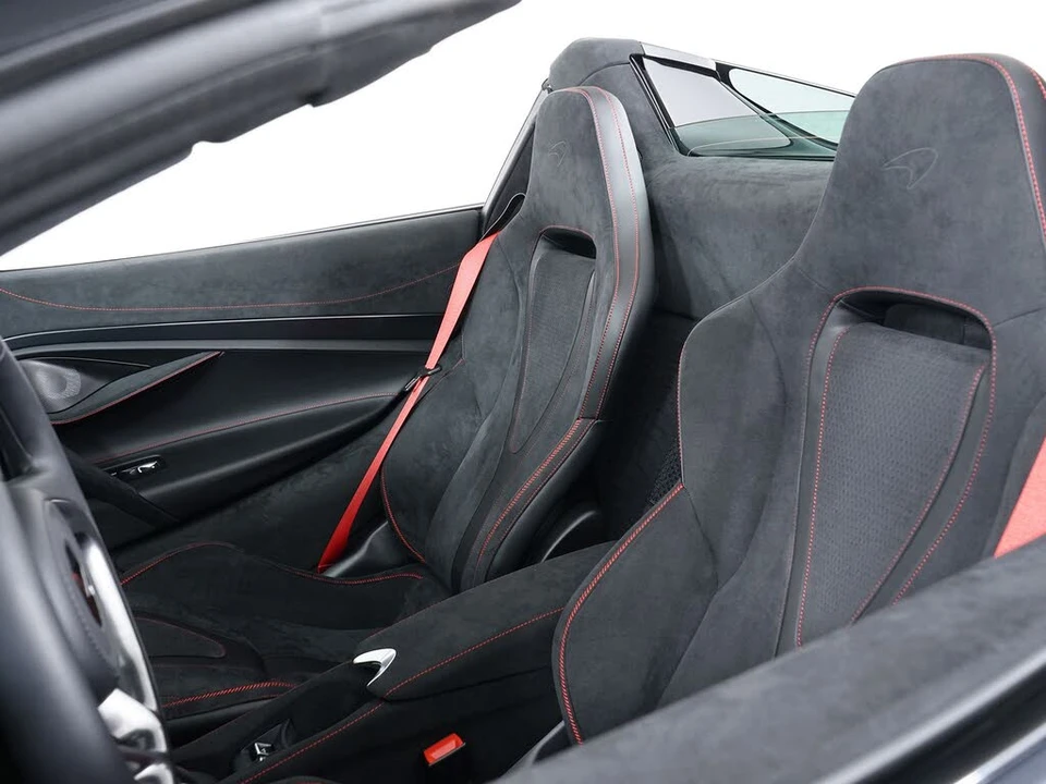 2026 McLaren 750S Spider - Image 25 of 29