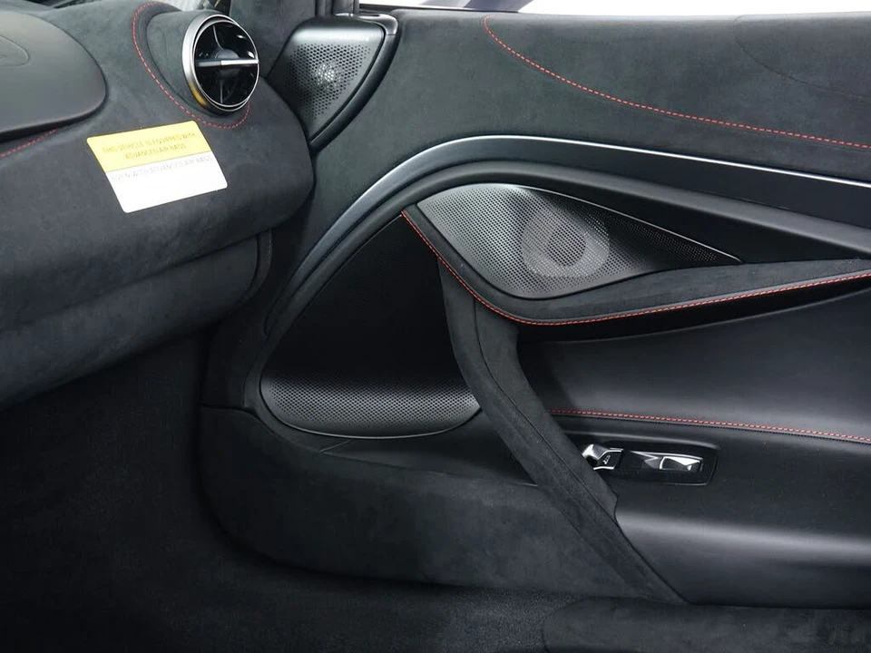 2026 McLaren 750S Spider - Image 23 of 29