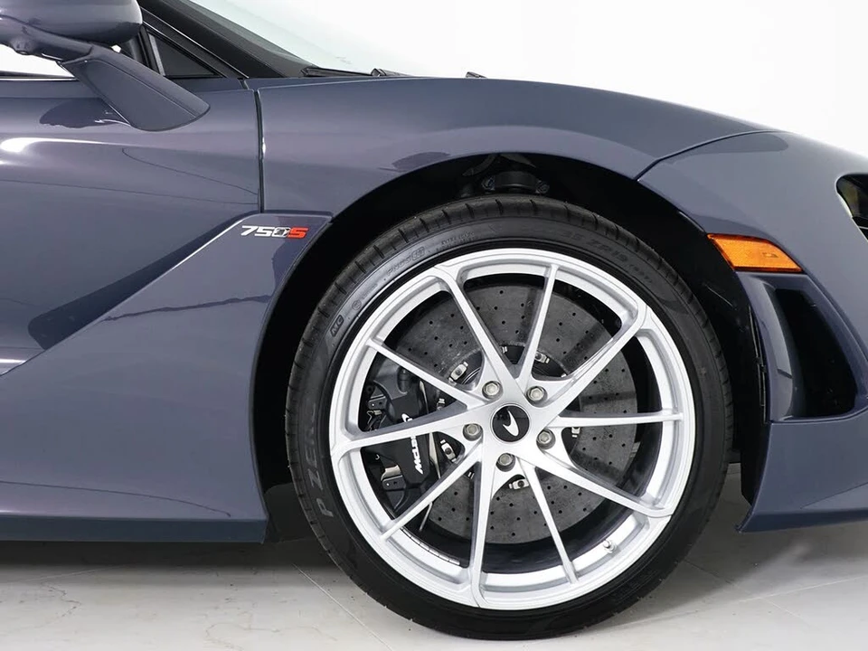 2026 McLaren 750S Spider - Image 17 of 29