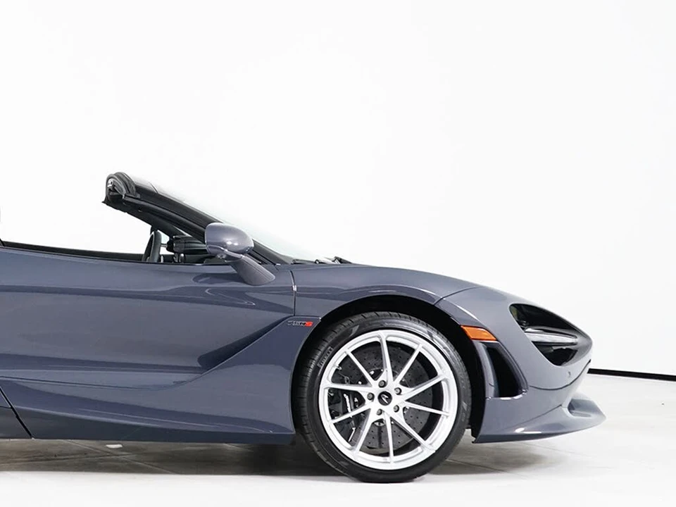 2026 McLaren 750S Spider - Image 16 of 29